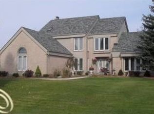 39172 Kennedy Dr, Farmington Hills, MI 48331