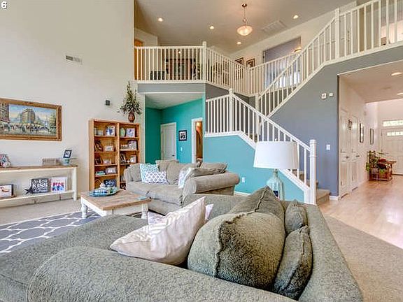3rd image of 295 Hillshire Dr