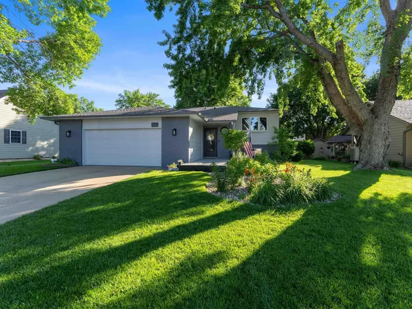 2309 S Dover Dr, Sioux Falls, SD 57106