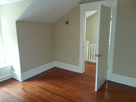 4th image of 815 Westover Ave #2