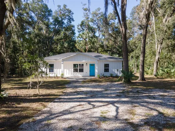 179 Little Orange Lake Dr, Hawthorne, FL 32640