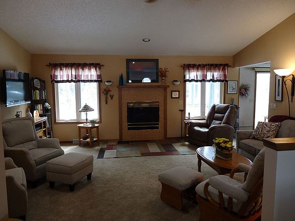3rd image of 1831 Blueberry Dr