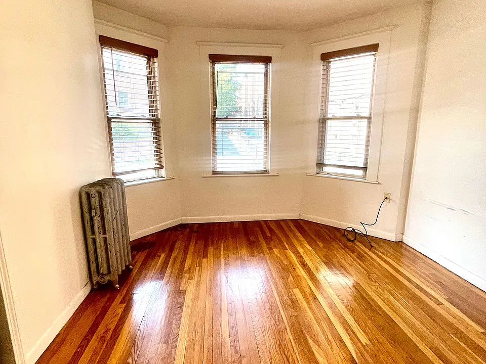 11 Scottfield Rd