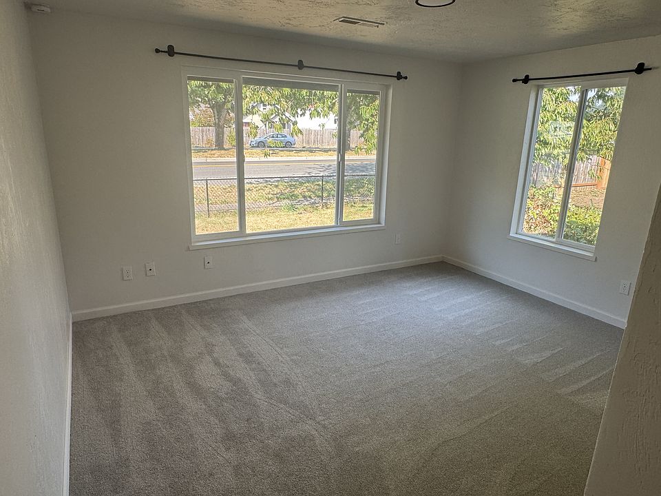 Front bedroom