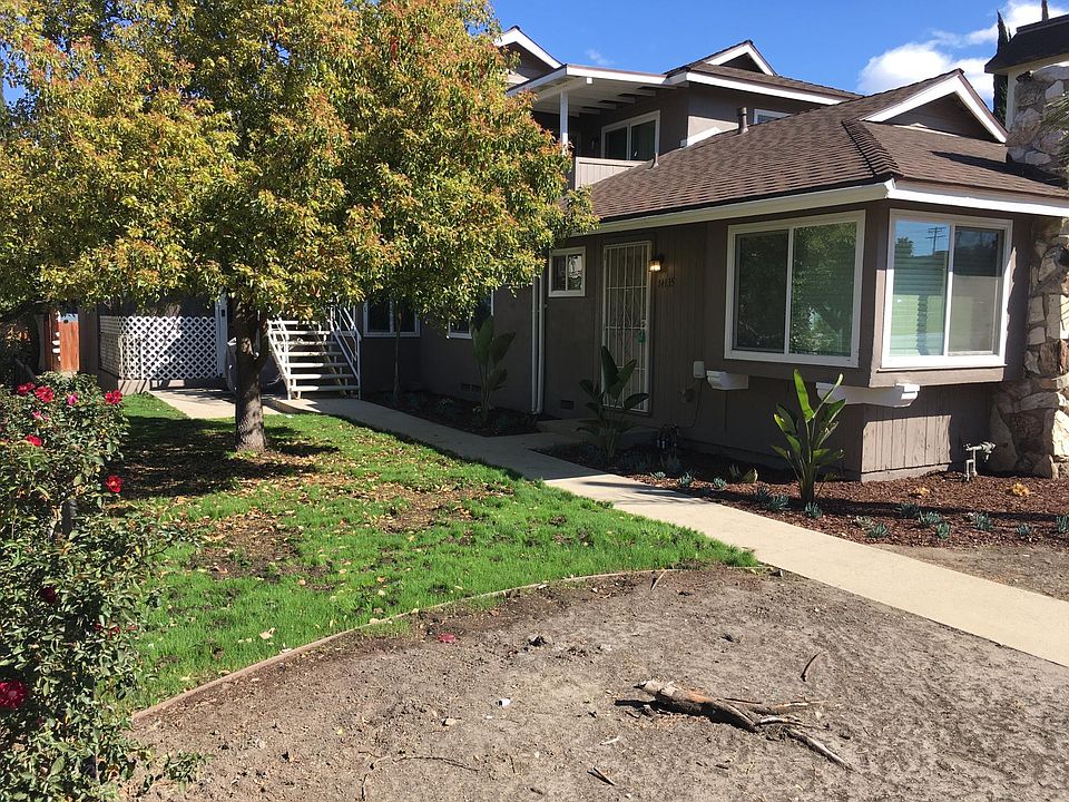 1st image of 14135 Moorpark St #1/2