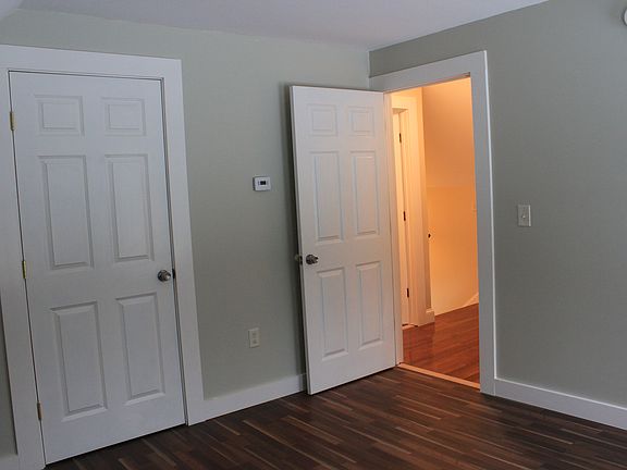 Rear bdr 11'7x11'5 w/closet