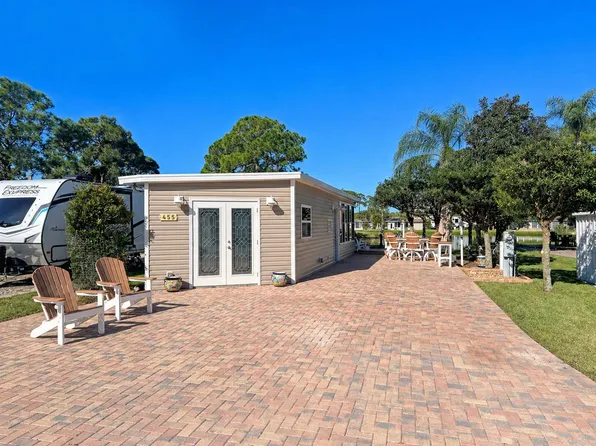 455 Oak Cove Rd, Titusville, FL 32780