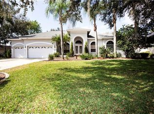 2611 Clubhouse Dr, Plant City, FL 33566