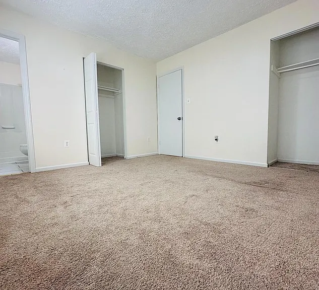 8658 Woodhue Ct — Photo 1