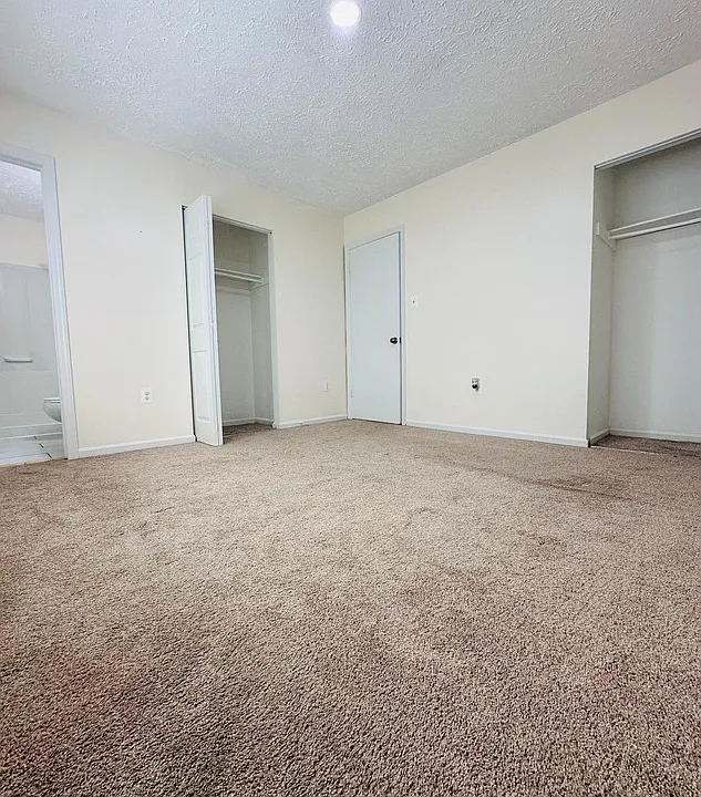 8658 Woodhue Ct