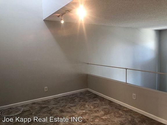 5th image of 4874 Thille St