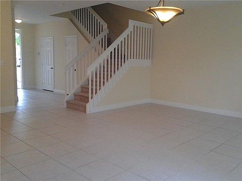 3rd image of 9738 Darlington Pl