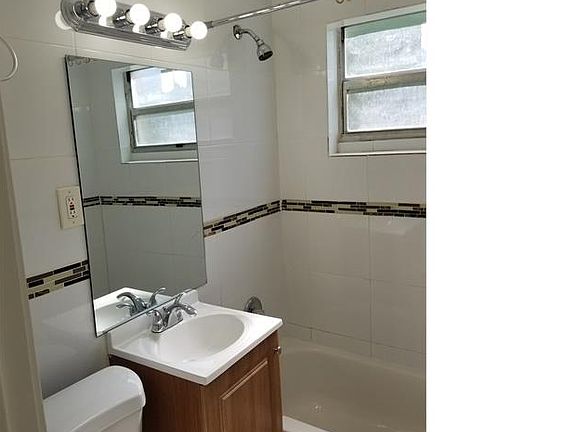 5th image of 2563 NW 13th Ct #2