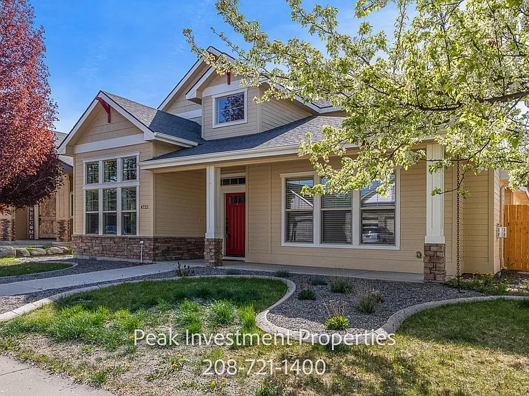 4721 S Silvermaple Ave — Photo 2
