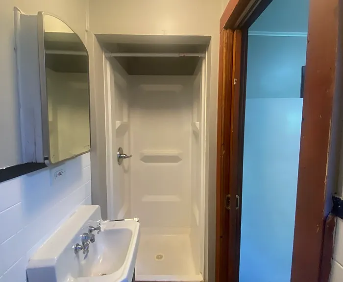 405 Budd St #4 — Photo 7