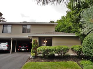 1 Commons Dr, East Greenbush, NY 12061