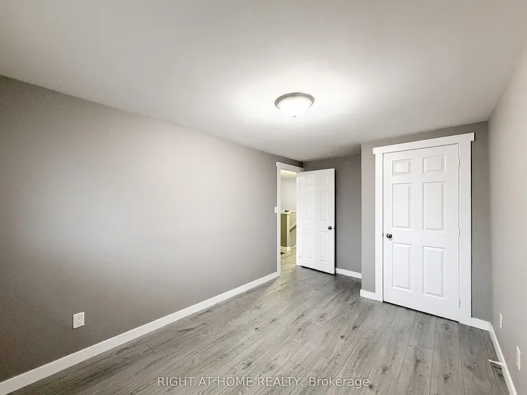 225 Kinmount Cres #UPPER — Photo 16