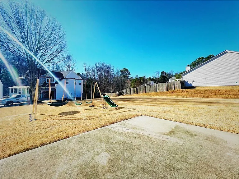 3368 Hill Pond Dr — Photo 24
