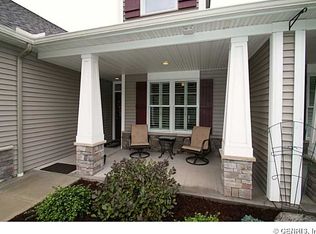 274 Carriage Path Ct, Webster, NY 14580