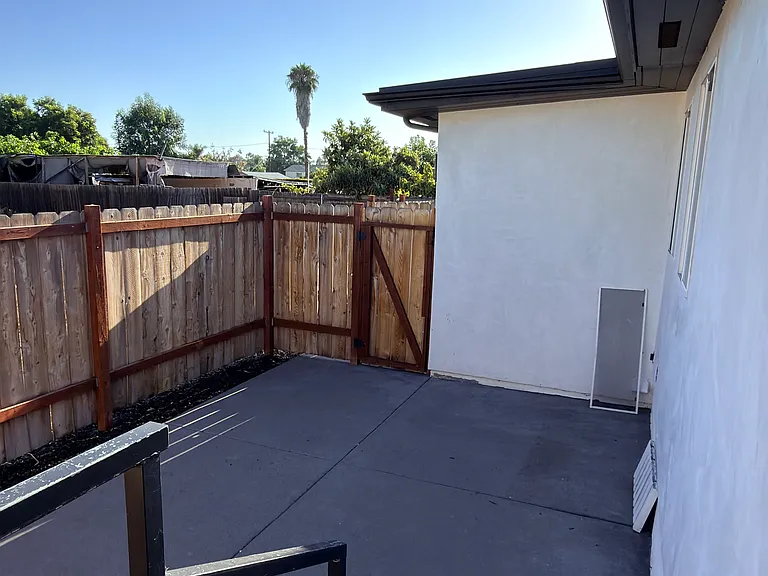 7967 Golden Ave — Photo 13