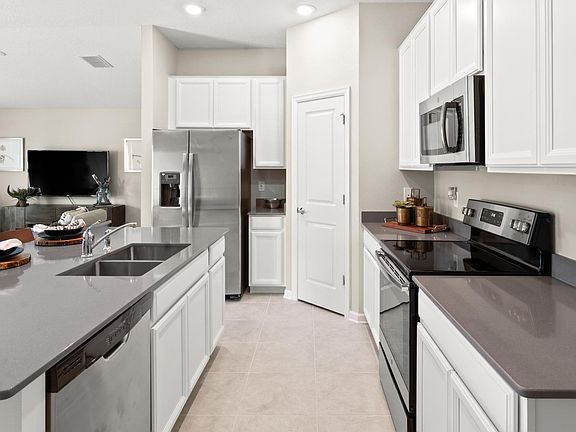 4th image of 334 Loch Ct