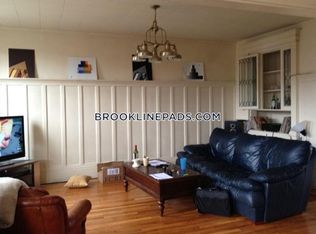 77 Browne St #3A, Brookline, MA 02446