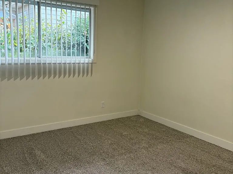 11575 SW Greenburg Rd #24 — Photo 29