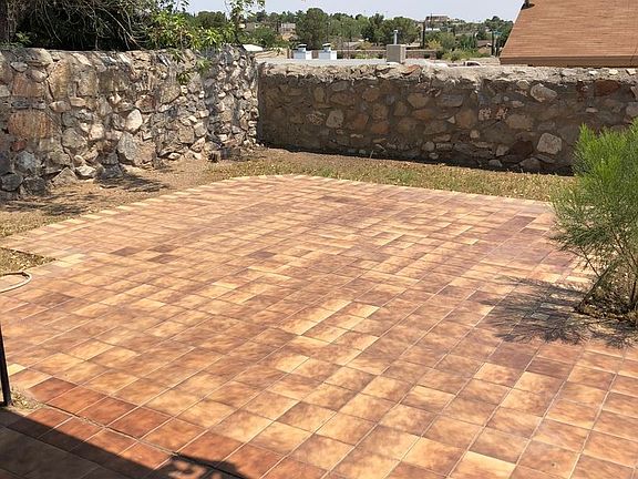 4th image of 7050 Portugal Dr APT D