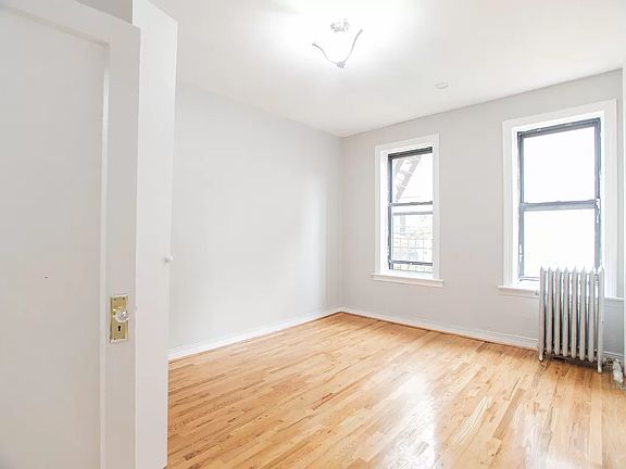 5th image of 880 47th St #B11