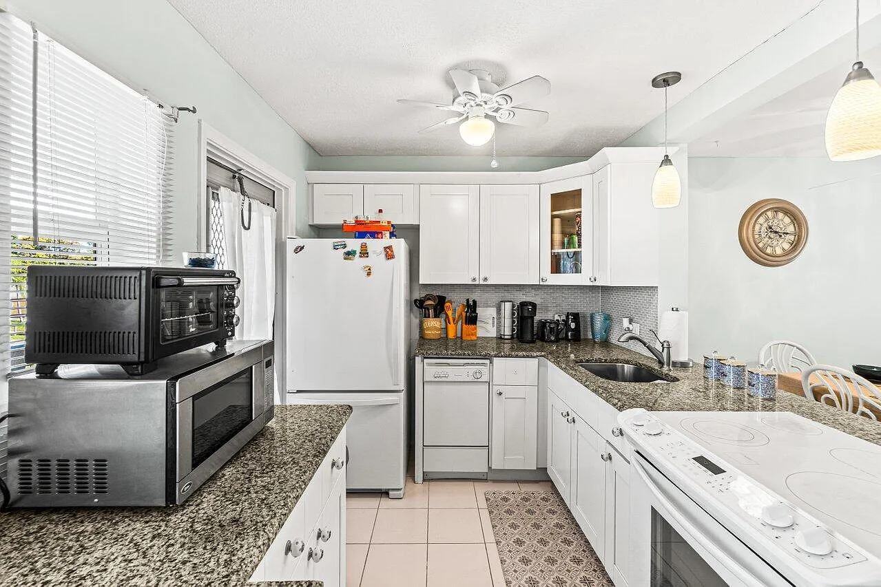2 bed, 2.0 bath, 870 sqft, $1,750 — Photo 4