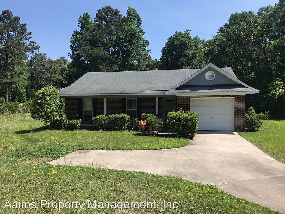 1st image of 131 Sweet Briar Ln