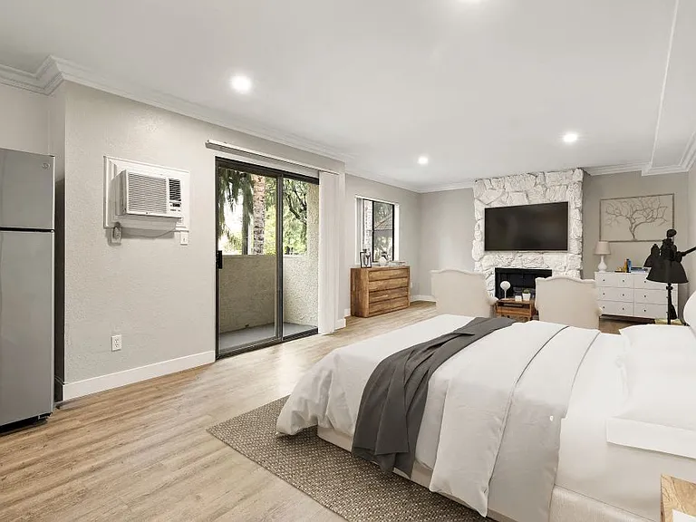 Brody Terrace Apartments — Photo 32