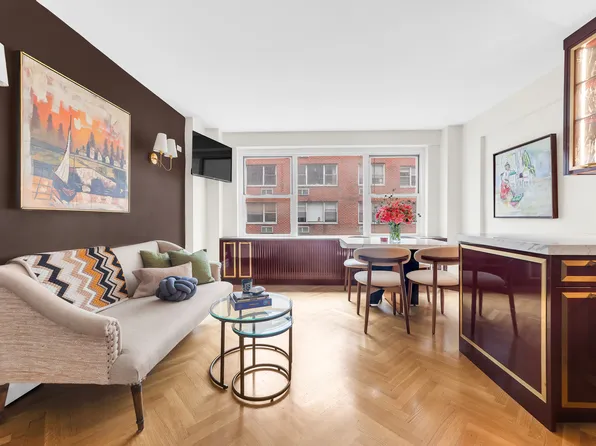 420 East 55th Street 8U image 3 of 8