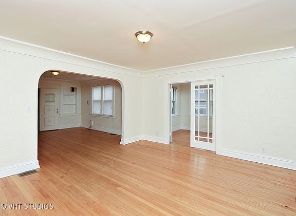 3rd image of 1825 Park Ave
