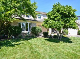 681 Matthew Ln, Carol Stream, IL 60188