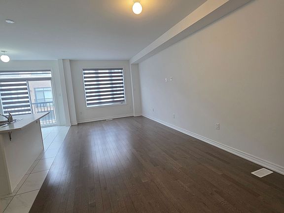 5th image of 68 Singhampton Rd