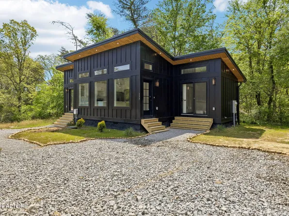 157 Dwellings Dr, Tracy City, TN 37387
