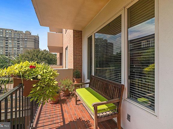 3rd image of 8101 Connecticut Ave APT C-503