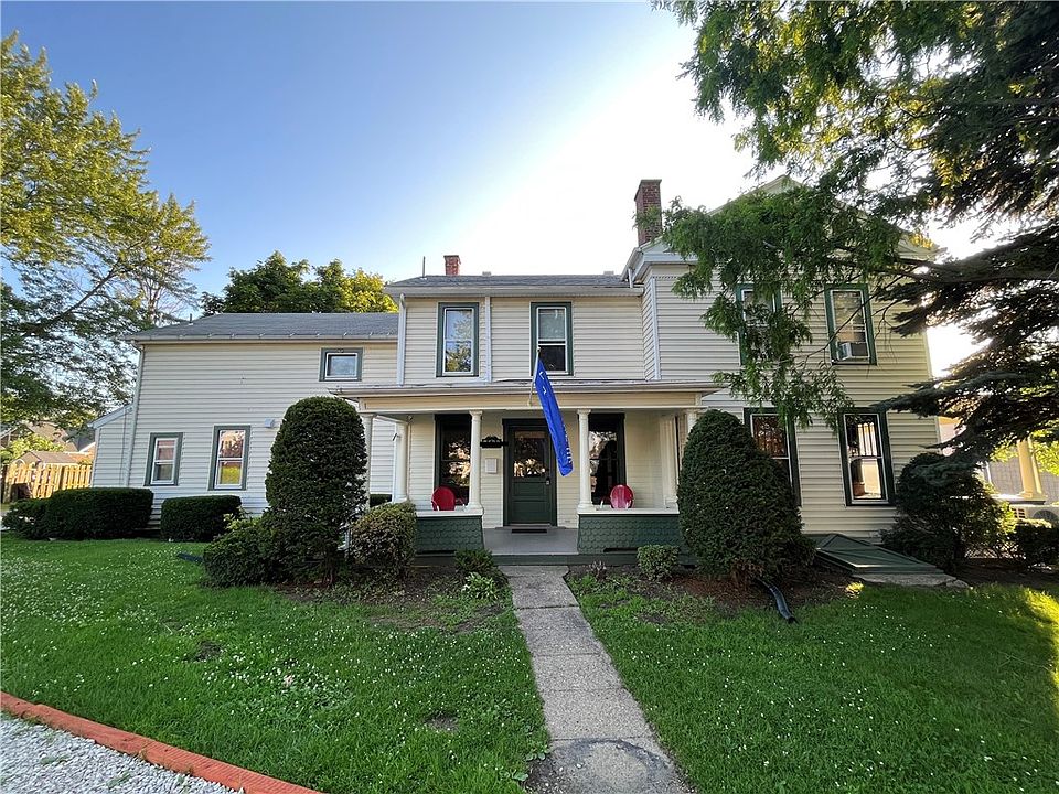 1st image of 2620 Charlotte St