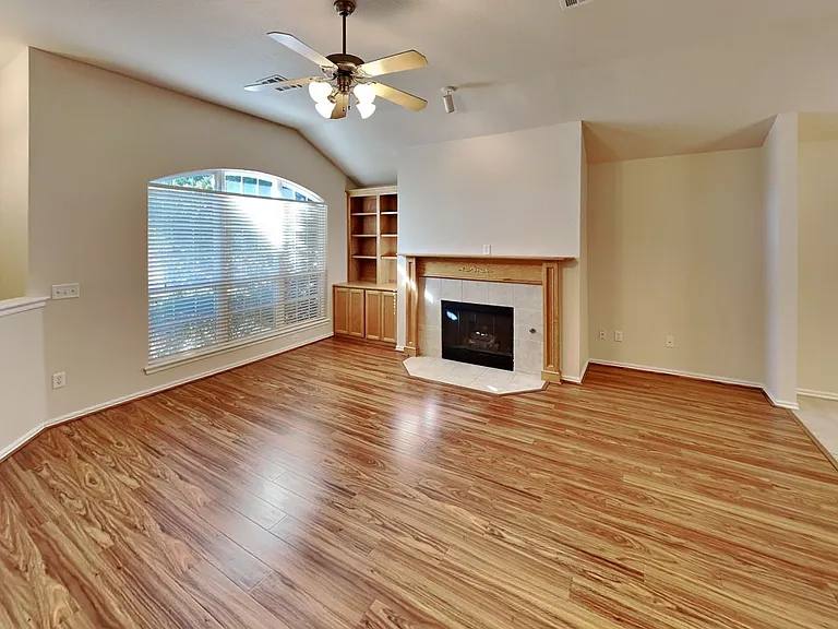 21886 Pioneer Cir — Photo 4