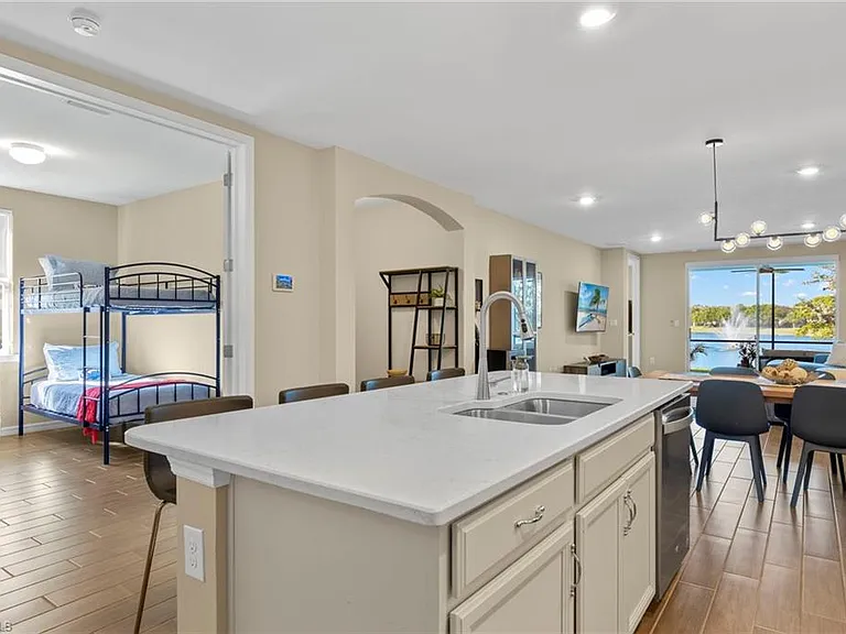 14644 Edgewater Cir — Photo 5