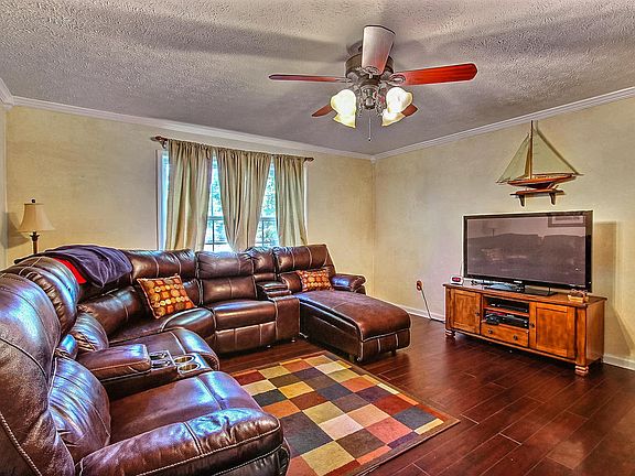 4th image of 122 Kings Mountain Dr