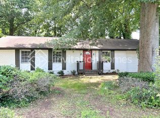 1136 Woodleigh Rd SW, Marietta, GA 30008