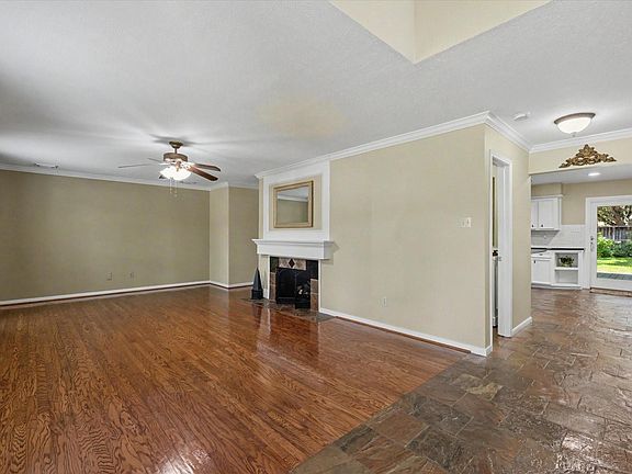 5th image of 3110 Clyburn Ct