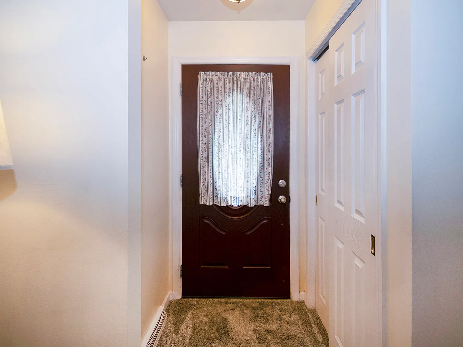 3 bed, 1638 sqft, $2,650 — Photo 3
