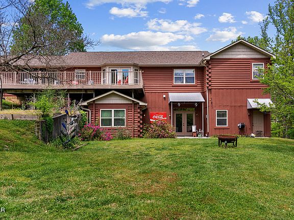 4th image of 615 Harold Dr