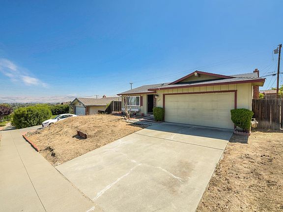 2nd image of 4618 Capitola Ave