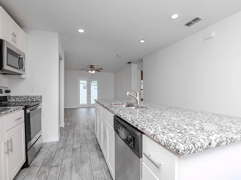 6235 S Adelia Ave — Photo 12