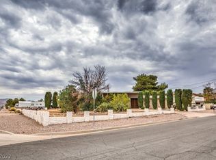 527 Canyon Rd, Henderson, NV 89015