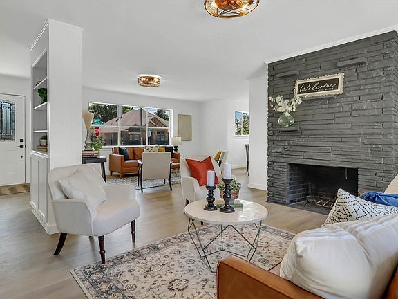 3rd image of 3303 Lockmoor Ln